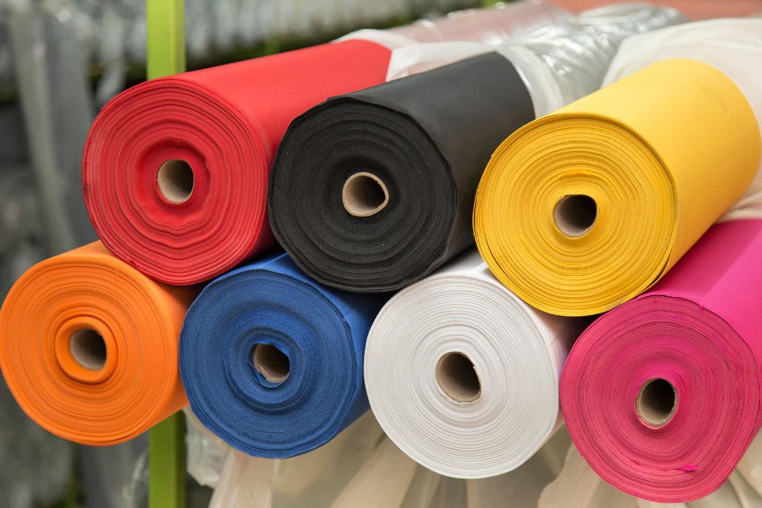 Polyester (PET) Nylon (PA) Polypropylene (PP) Acrylic Glass fiber or mineral-filled fibers